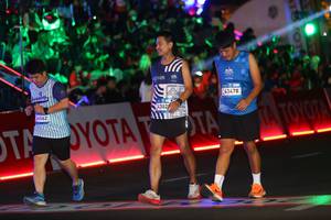 BIB: 44562, 4382, 43478
                            <button type="button" onclick="openModal(23196939)" class="btn btn-primary btn-sm float-right btn-popup" data-toggle="modal" data-target=".modal-high-quality">
                        <i class="fas fa-shopping-cart"></i> Add to Cart
                    </button>
                                            <button type="button" onclick="isThisMe(23196939, true)" class="btn btn-success btn-sm float-right btn-popup btn-isme hidden" data-toggle="tooltip" data-placement="bottom" title="นี่คือรูปของคุณใช่ไหม คลิกที่นี่เพื่อเอาเข้าอัลบั้ม">
                        <i class="fas fa-plus"></i> Add to album
                    </button>
                    <button type="button" onclick="isThisMe(23196939, false)" class="btn btn-warning btn-sm float-right btn-popup btn-isnotme hidden">
                        <i class="fas fa-ban"></i> Remove from album
                    </button>